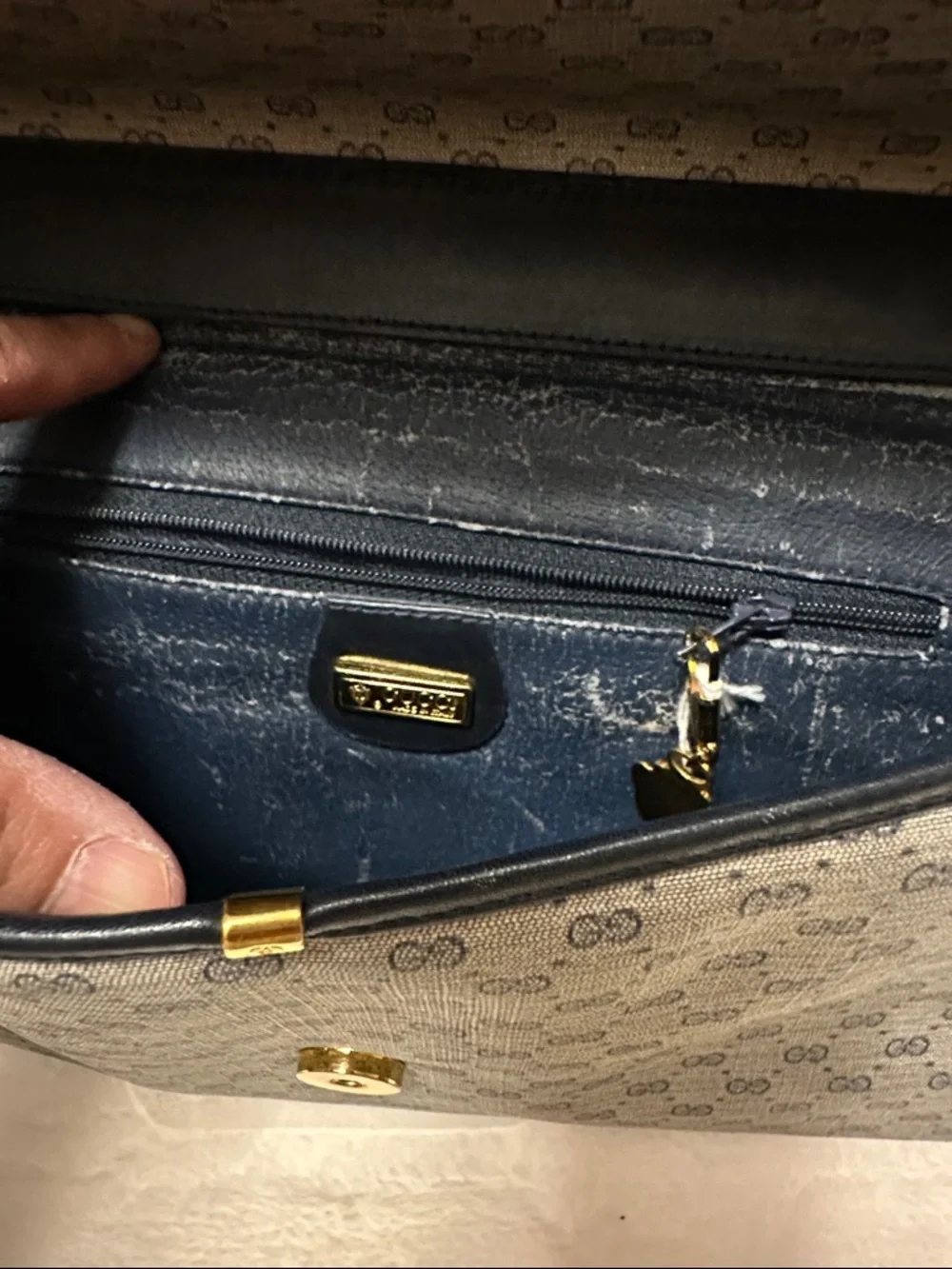 Gucci Gray Monogram Continental Clutch with Black Trim - Picture 3 of 4
